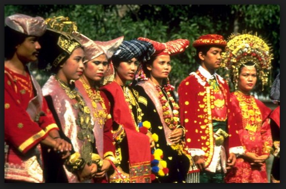 9 Peringkat Perkahwinan Tradisional Minangkabau