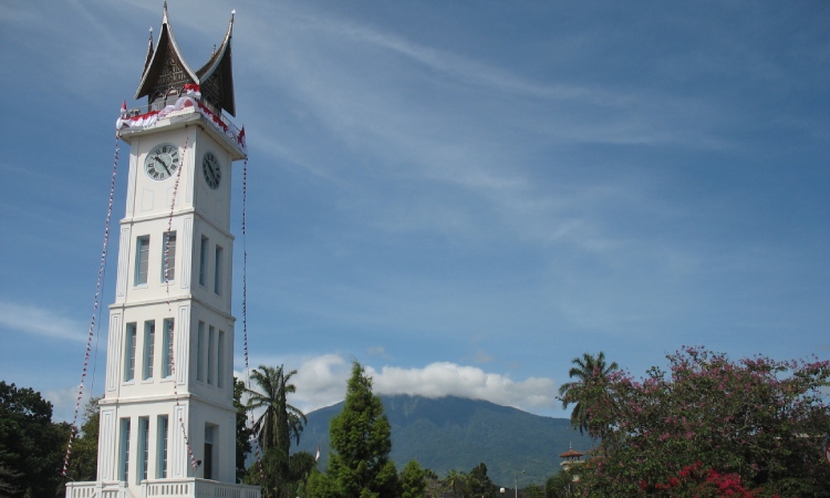 Jam Gadang di Bukittinggi, Sumber: jelajahsumbar
